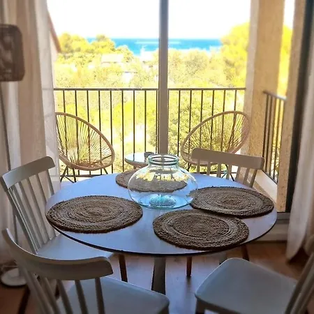T2 Au Calme Avec Vue Mer, Proche Centre De Et Parking