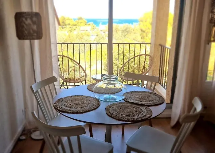 T2 Au Calme Avec Vue Mer, Proche Centre De Et Parking